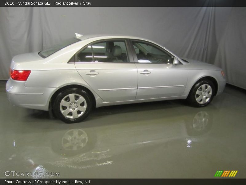 Radiant Silver / Gray 2010 Hyundai Sonata GLS