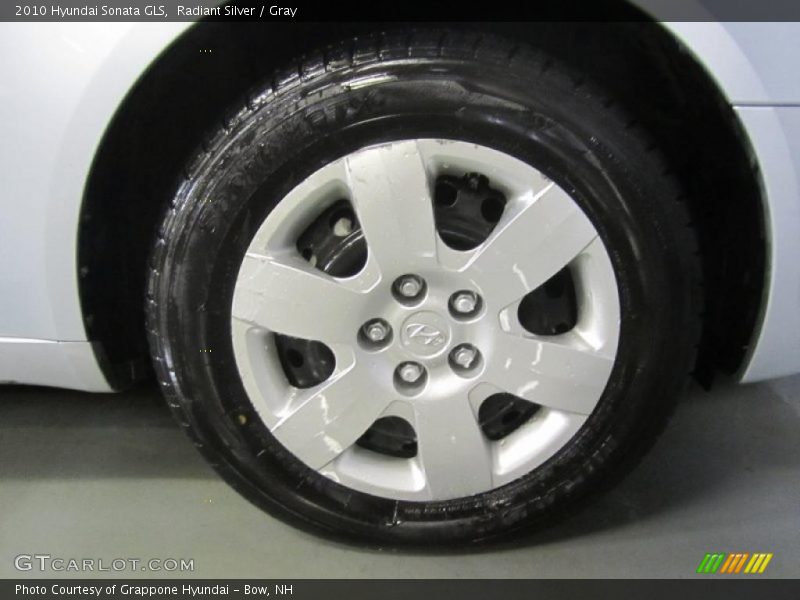 Radiant Silver / Gray 2010 Hyundai Sonata GLS