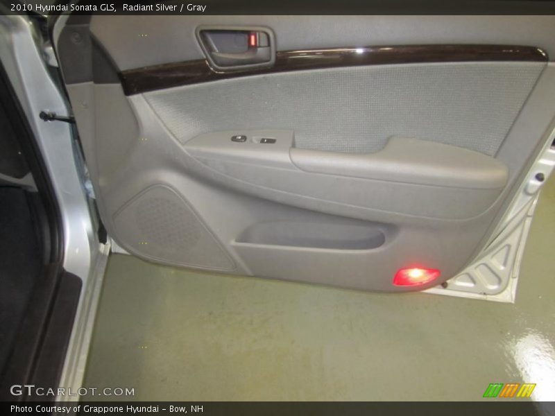 Radiant Silver / Gray 2010 Hyundai Sonata GLS