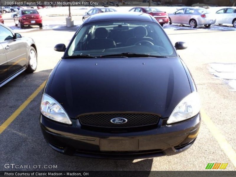 Black / Medium/Dark Flint Grey 2006 Ford Taurus SE