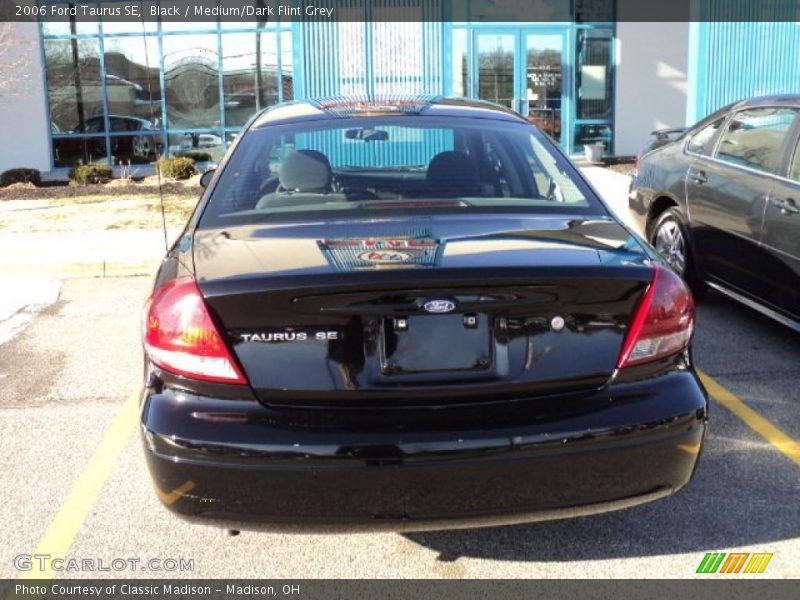 Black / Medium/Dark Flint Grey 2006 Ford Taurus SE