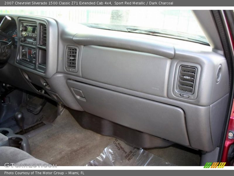 Sport Red Metallic / Dark Charcoal 2007 Chevrolet Silverado 1500 Classic Z71 Extended Cab 4x4