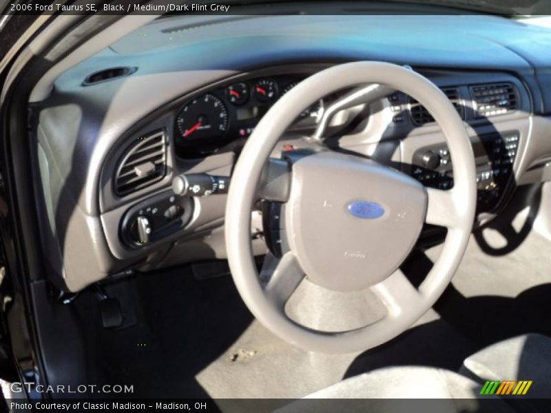 Black / Medium/Dark Flint Grey 2006 Ford Taurus SE