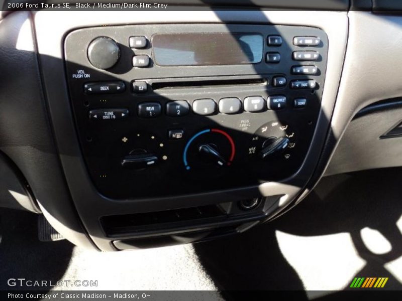 Black / Medium/Dark Flint Grey 2006 Ford Taurus SE
