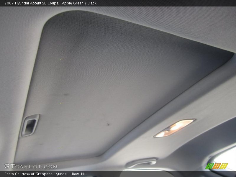 Sunroof of 2007 Accent SE Coupe