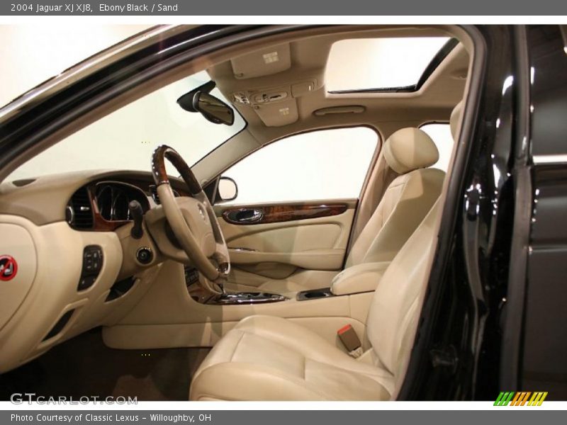 Ebony Black / Sand 2004 Jaguar XJ XJ8