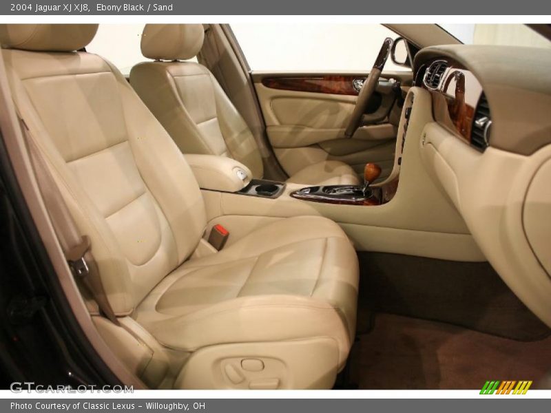 Ebony Black / Sand 2004 Jaguar XJ XJ8