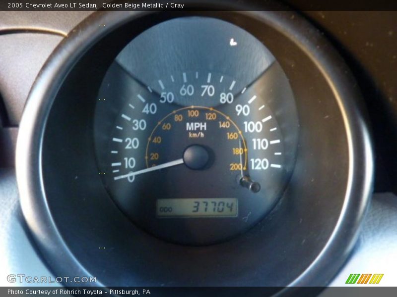 Golden Beige Metallic / Gray 2005 Chevrolet Aveo LT Sedan