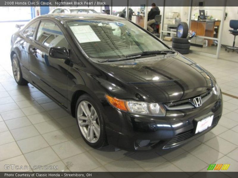 Front 3/4 View of 2008 Civic Si Coupe