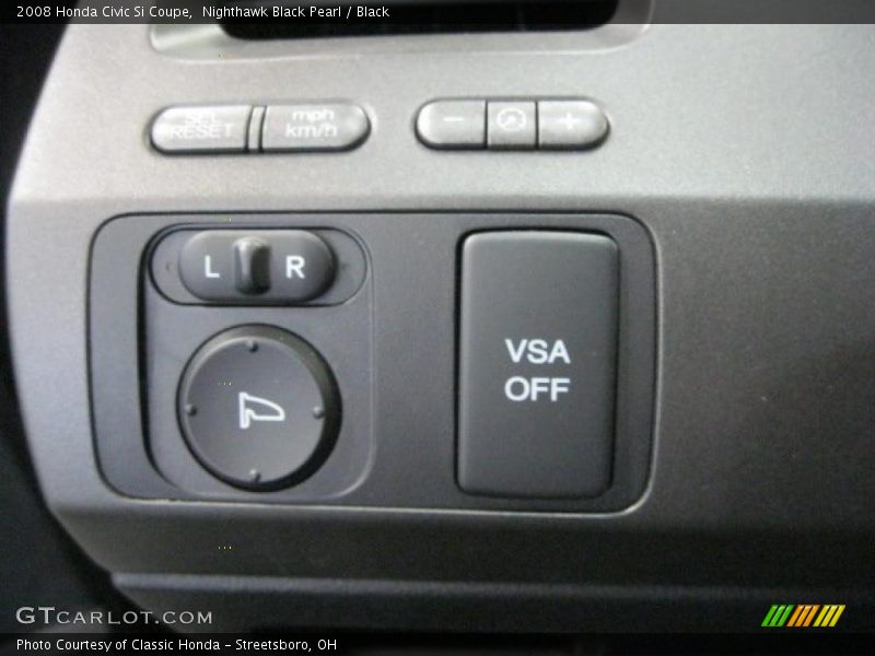 Controls of 2008 Civic Si Coupe