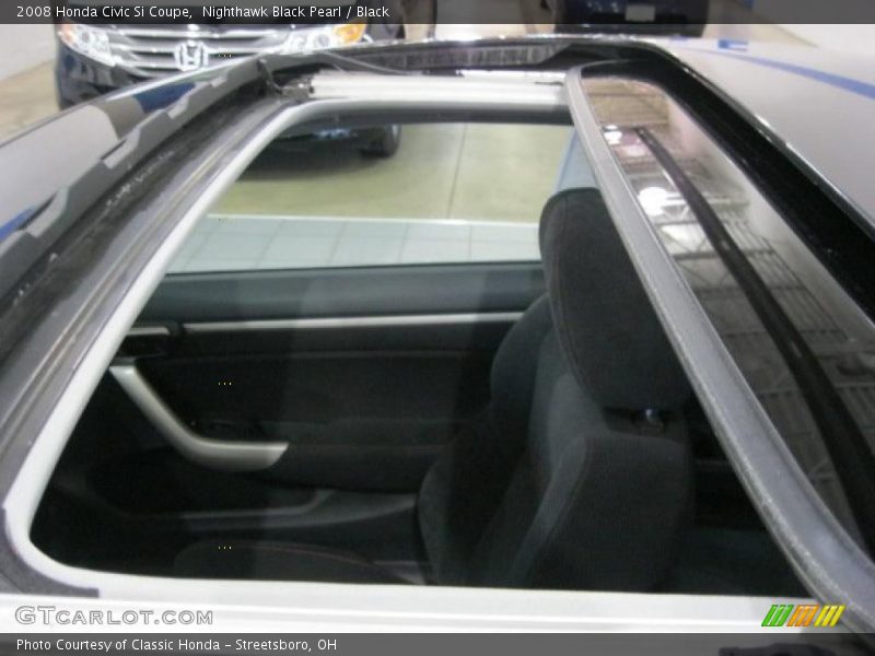 Sunroof of 2008 Civic Si Coupe