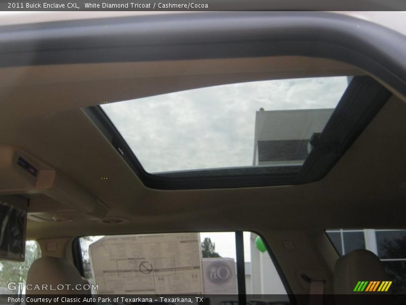 White Diamond Tricoat / Cashmere/Cocoa 2011 Buick Enclave CXL