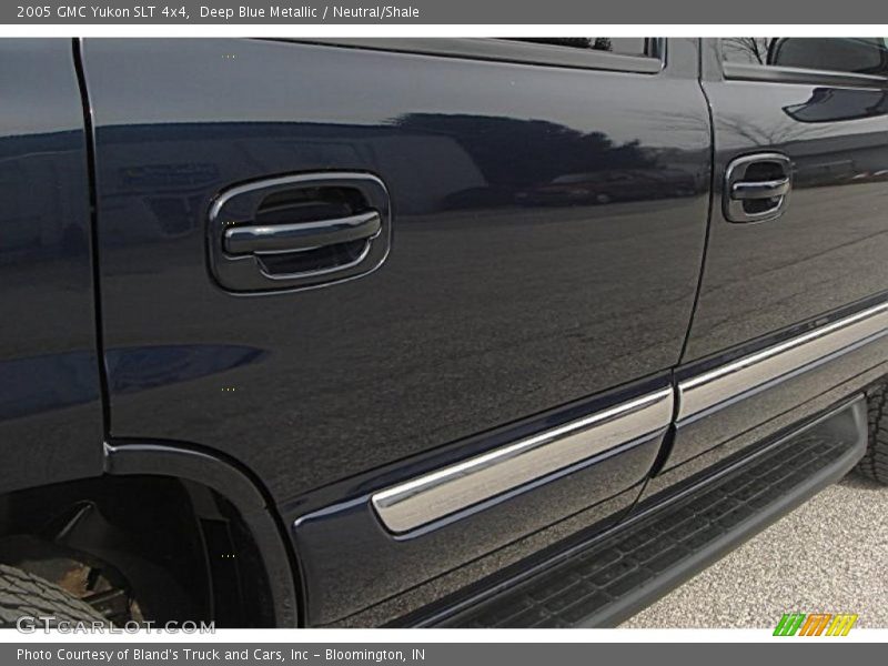 Deep Blue Metallic / Neutral/Shale 2005 GMC Yukon SLT 4x4