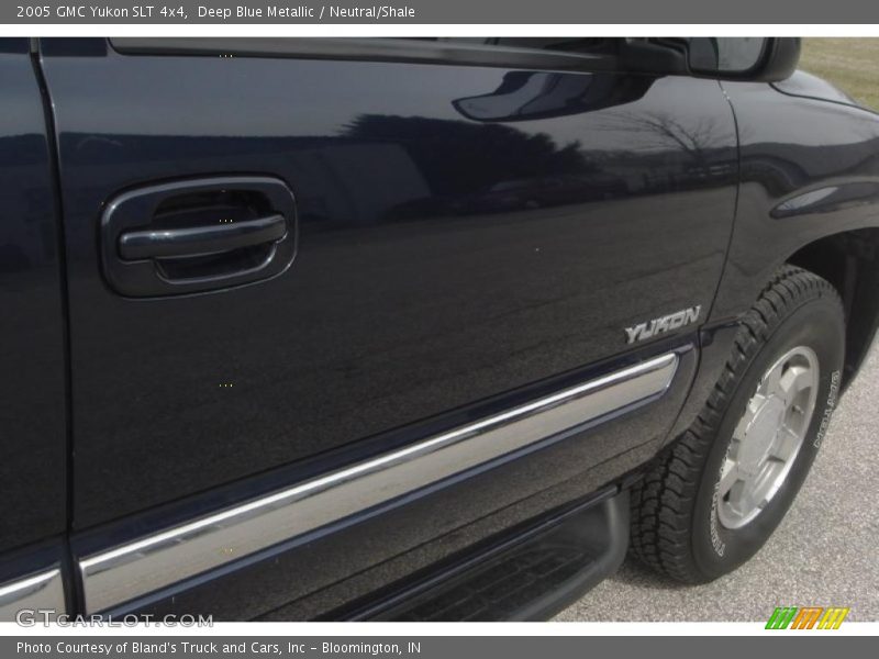 Deep Blue Metallic / Neutral/Shale 2005 GMC Yukon SLT 4x4