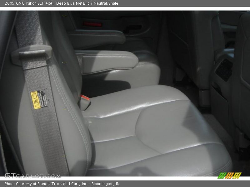 Deep Blue Metallic / Neutral/Shale 2005 GMC Yukon SLT 4x4
