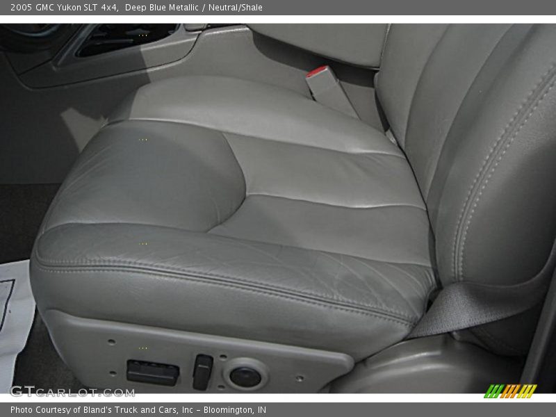 Deep Blue Metallic / Neutral/Shale 2005 GMC Yukon SLT 4x4