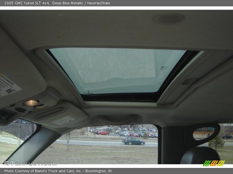 Deep Blue Metallic / Neutral/Shale 2005 GMC Yukon SLT 4x4
