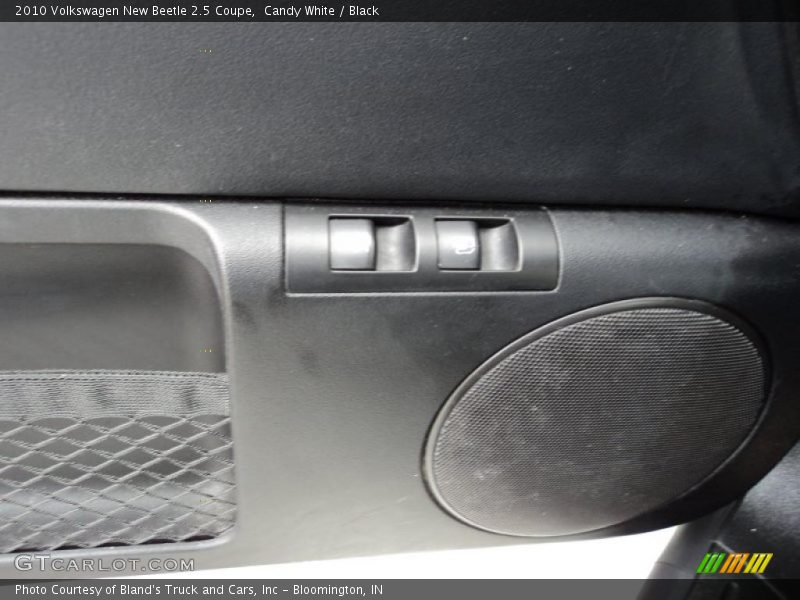 Candy White / Black 2010 Volkswagen New Beetle 2.5 Coupe