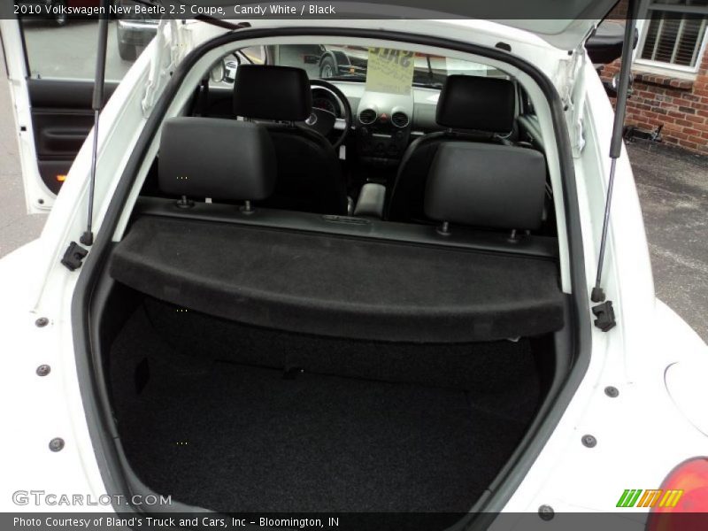 Candy White / Black 2010 Volkswagen New Beetle 2.5 Coupe