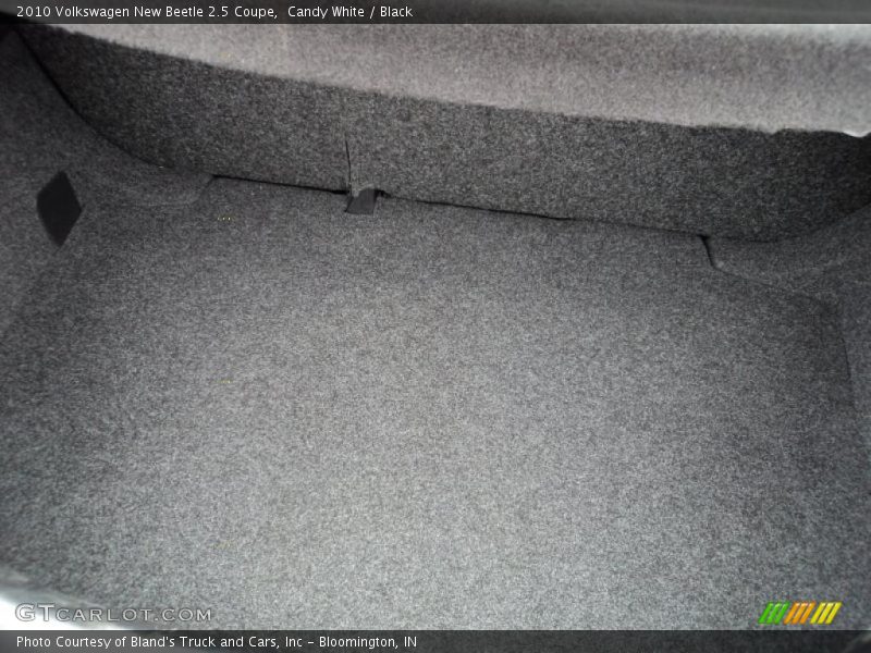 Candy White / Black 2010 Volkswagen New Beetle 2.5 Coupe