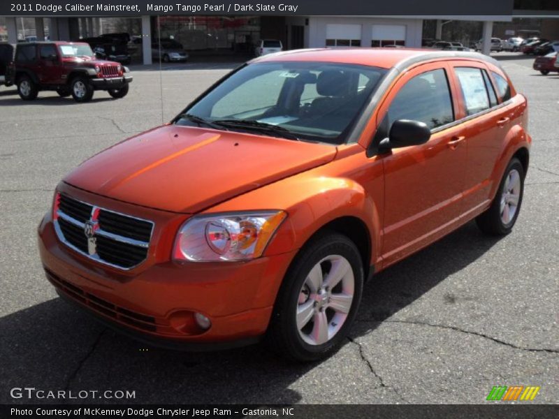 Mango Tango Pearl / Dark Slate Gray 2011 Dodge Caliber Mainstreet