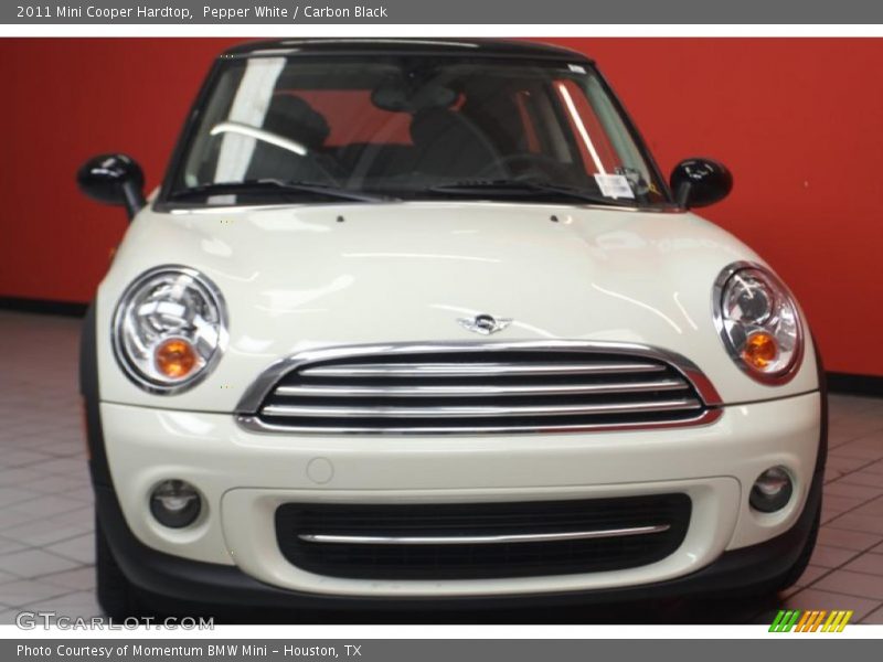Pepper White / Carbon Black 2011 Mini Cooper Hardtop