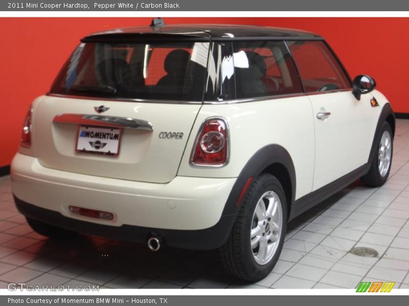 Pepper White / Carbon Black 2011 Mini Cooper Hardtop