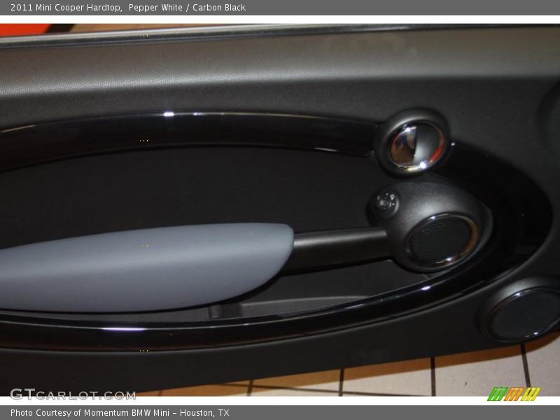 Pepper White / Carbon Black 2011 Mini Cooper Hardtop