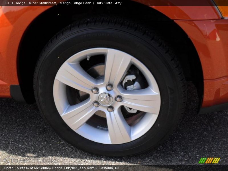 Mango Tango Pearl / Dark Slate Gray 2011 Dodge Caliber Mainstreet