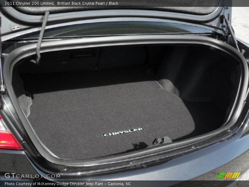  2011 200 Limited Trunk