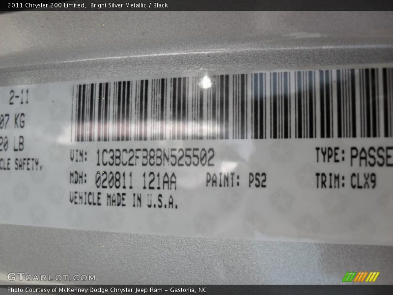 Bright Silver Metallic / Black 2011 Chrysler 200 Limited