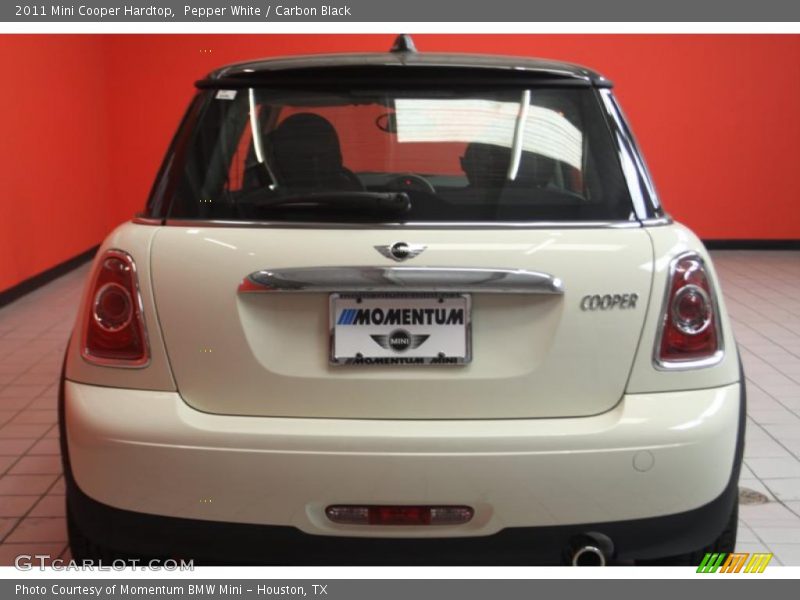 Pepper White / Carbon Black 2011 Mini Cooper Hardtop