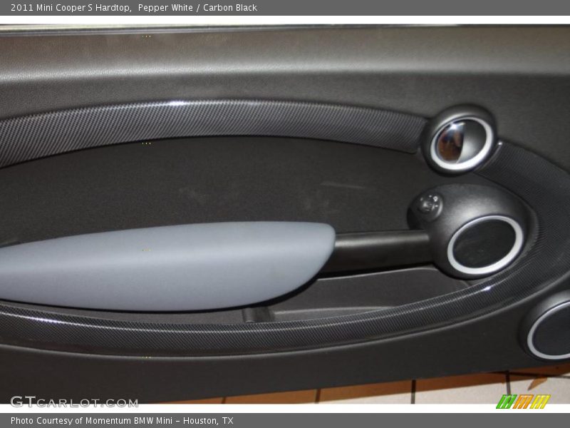 Pepper White / Carbon Black 2011 Mini Cooper S Hardtop