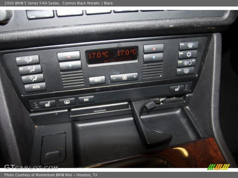 Controls of 2000 5 Series 540i Sedan