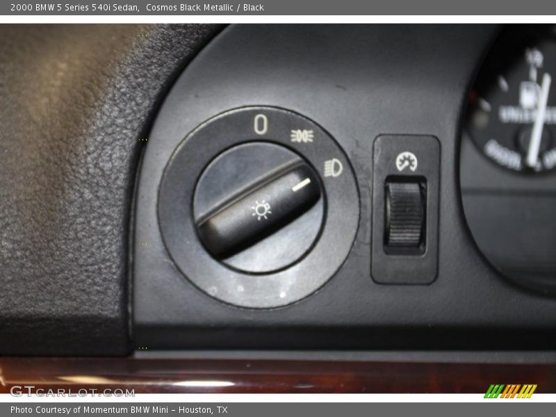 Controls of 2000 5 Series 540i Sedan