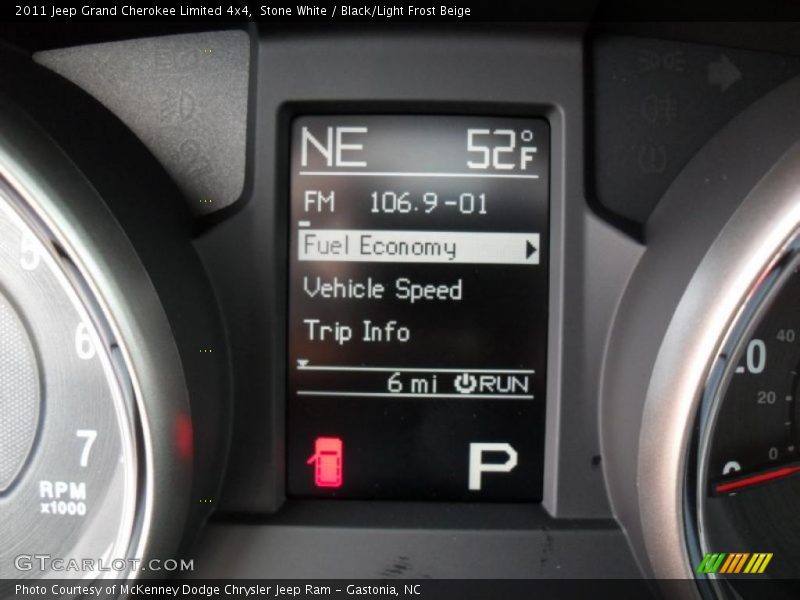 Stone White / Black/Light Frost Beige 2011 Jeep Grand Cherokee Limited 4x4