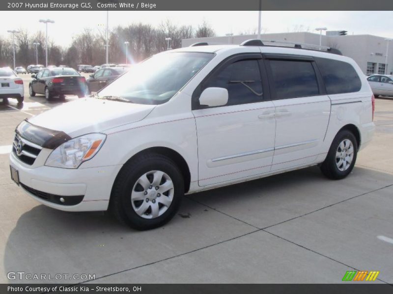 Cosmic White / Beige 2007 Hyundai Entourage GLS