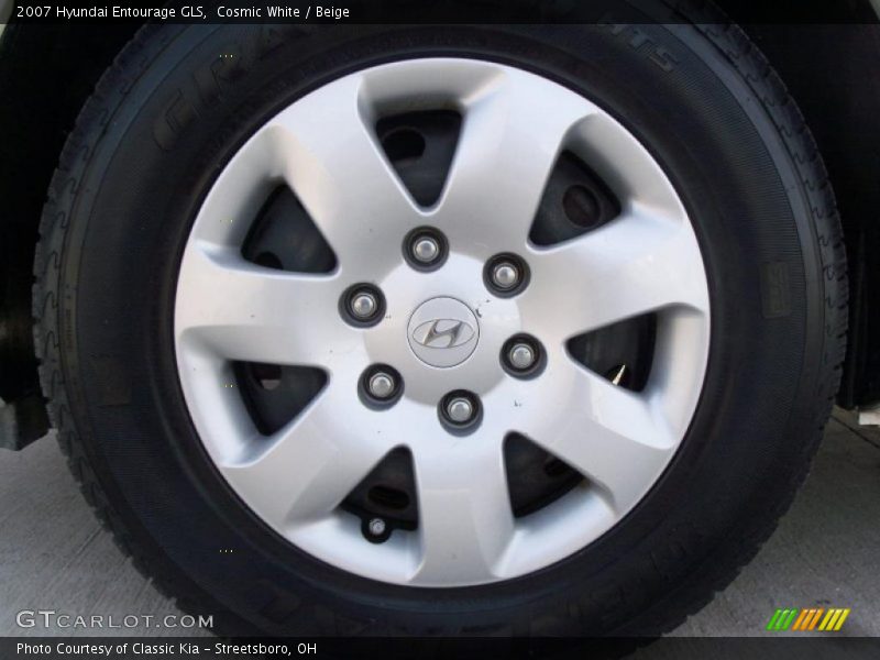 Cosmic White / Beige 2007 Hyundai Entourage GLS