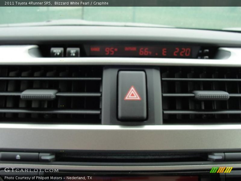 Blizzard White Pearl / Graphite 2011 Toyota 4Runner SR5