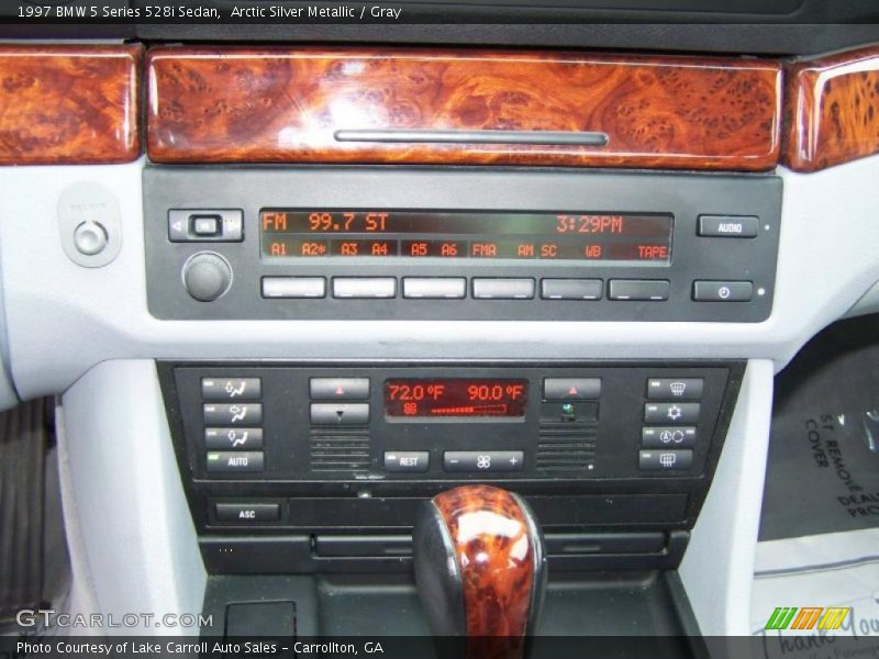 Controls of 1997 5 Series 528i Sedan