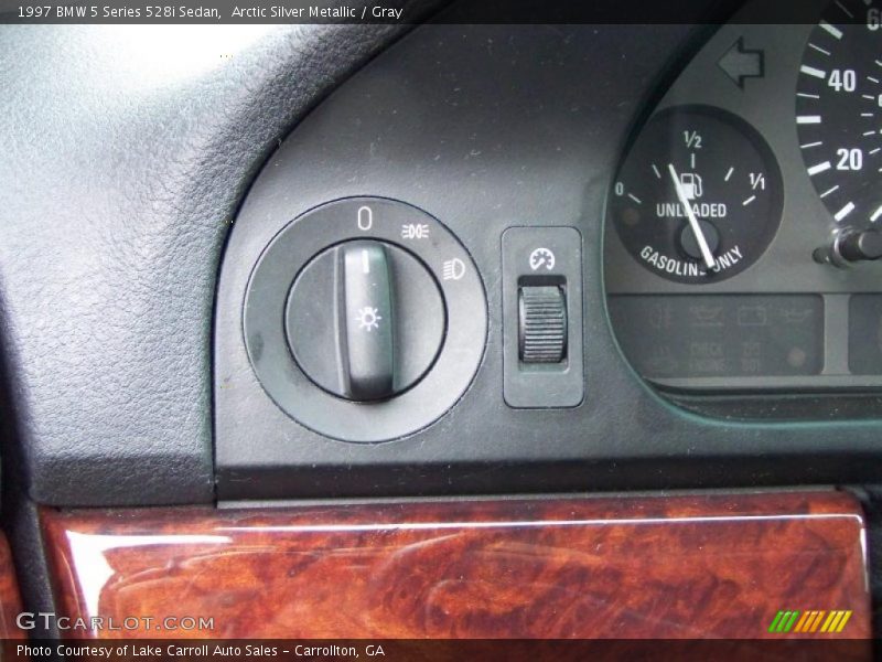 Controls of 1997 5 Series 528i Sedan