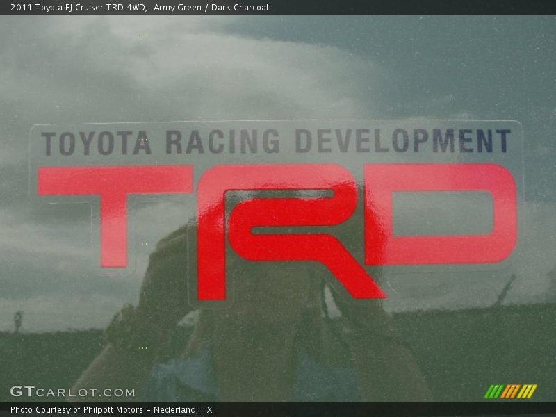  2011 FJ Cruiser TRD 4WD Logo