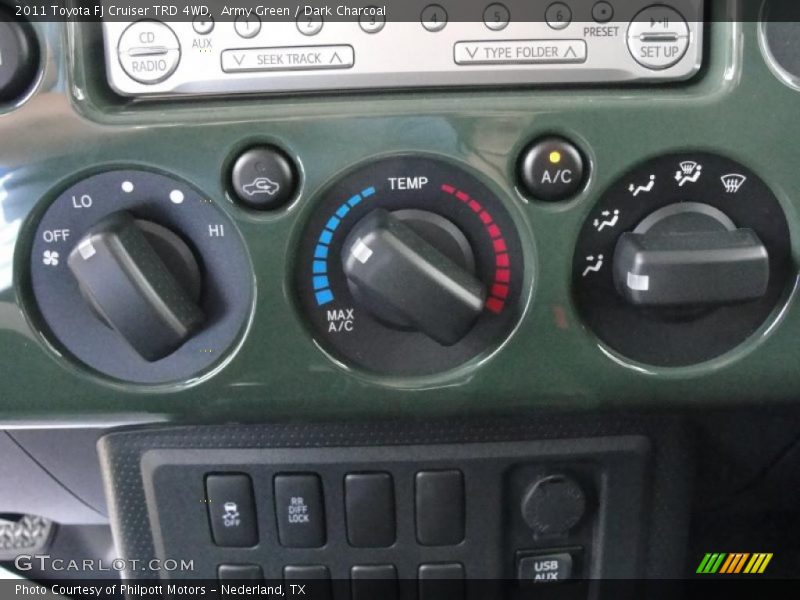 Controls of 2011 FJ Cruiser TRD 4WD