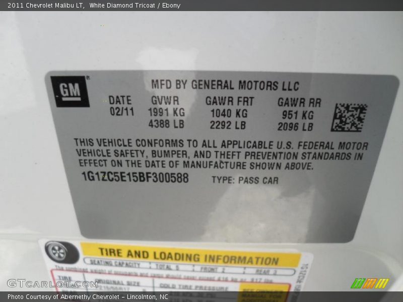 White Diamond Tricoat / Ebony 2011 Chevrolet Malibu LT