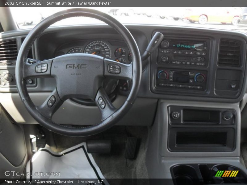 Dashboard of 2003 Yukon SLT