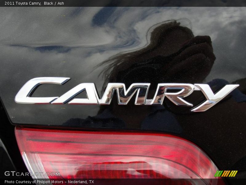 Black / Ash 2011 Toyota Camry