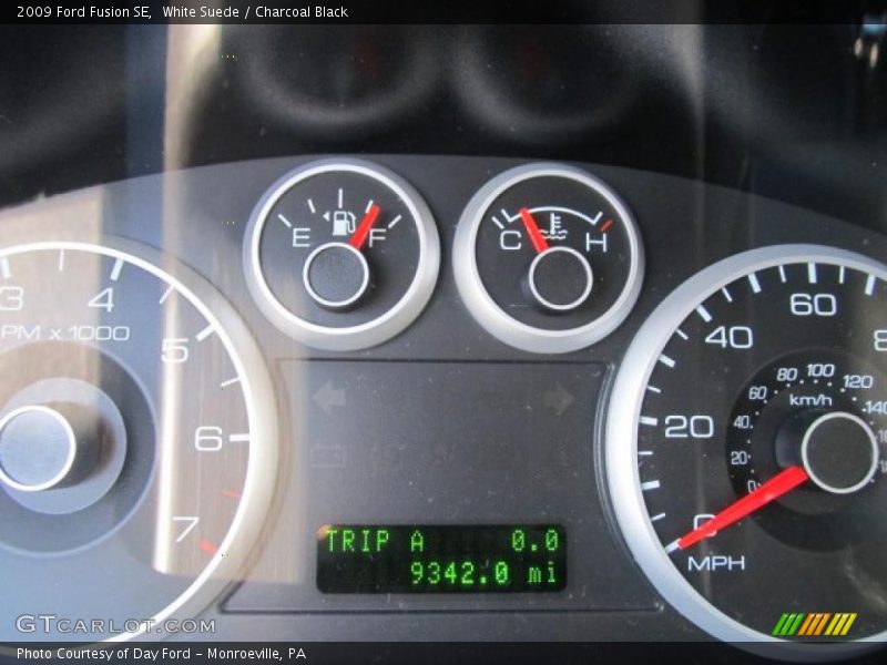 White Suede / Charcoal Black 2009 Ford Fusion SE