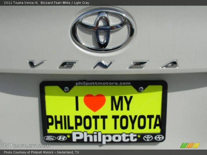 Blizzard Pearl White / Light Gray 2011 Toyota Venza I4