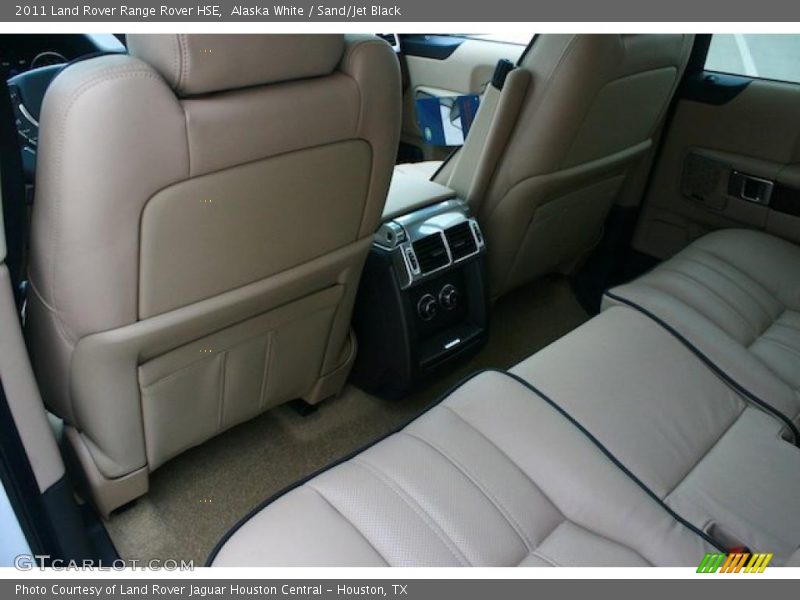 Alaska White / Sand/Jet Black 2011 Land Rover Range Rover HSE