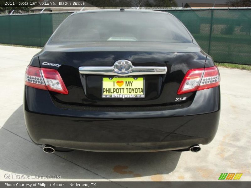 Black / Bisque 2011 Toyota Camry XLE V6